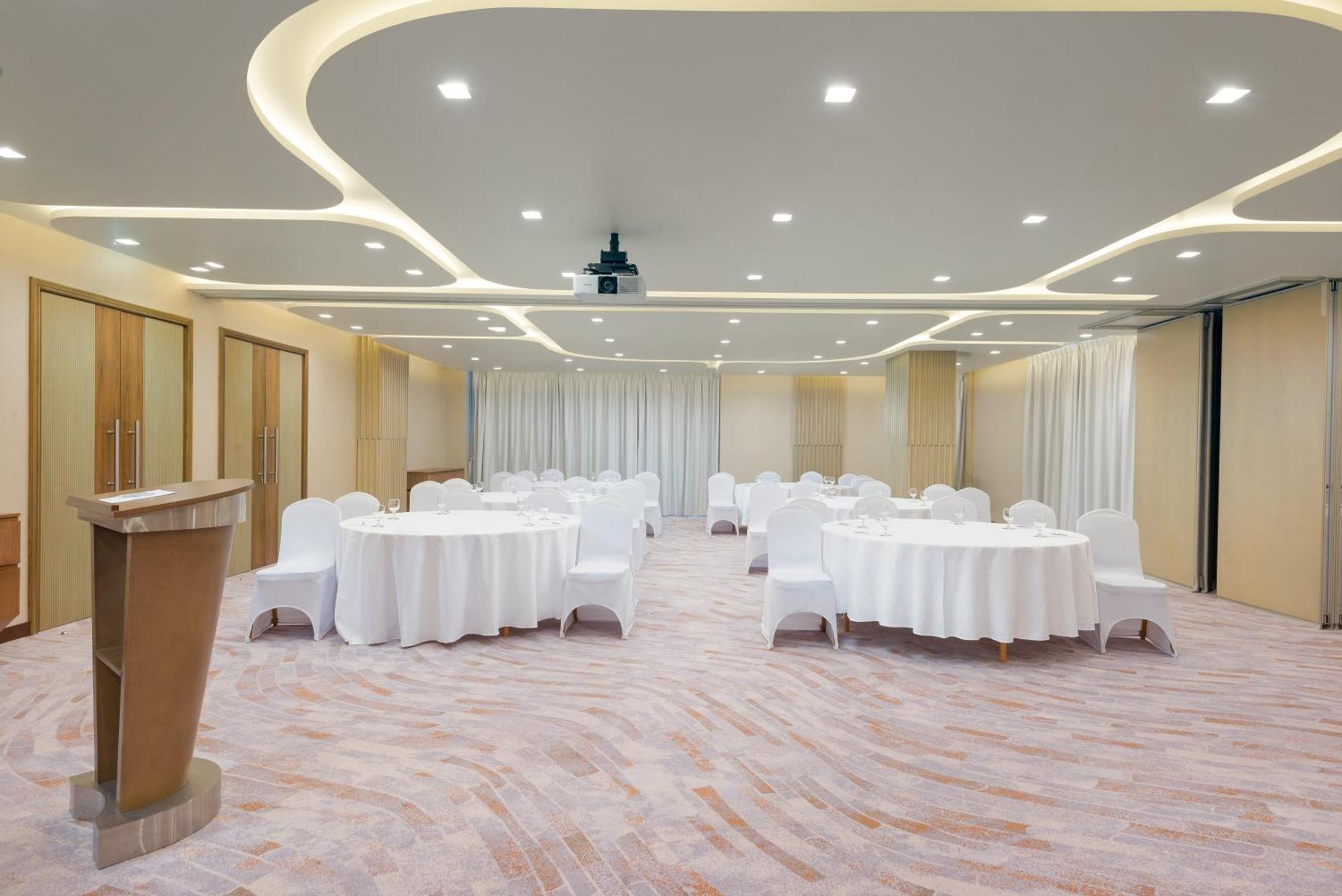 Intercityhotel Bawshar Маскат Экстерьер фото